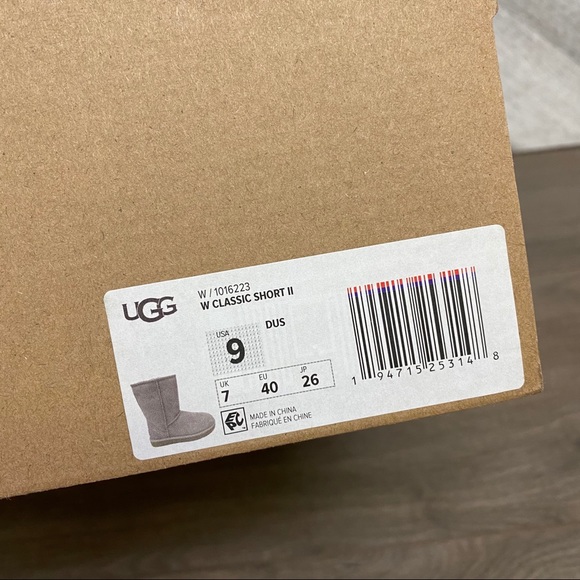 UGG | Classic Short II Boots In Dusk Size 9 NEW - Picture 9 of 10